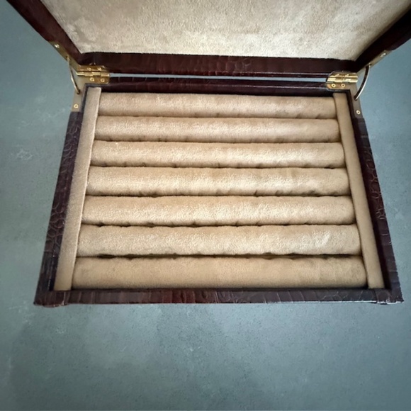 Suede Lined Cufflink Jewelry Storage Box 11"x8"x2" - Picture 9 of 9